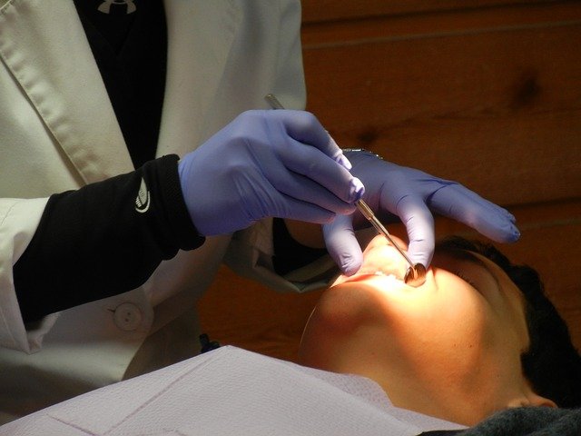 utilizzo del laser riservato a odontoiatri e igienisti